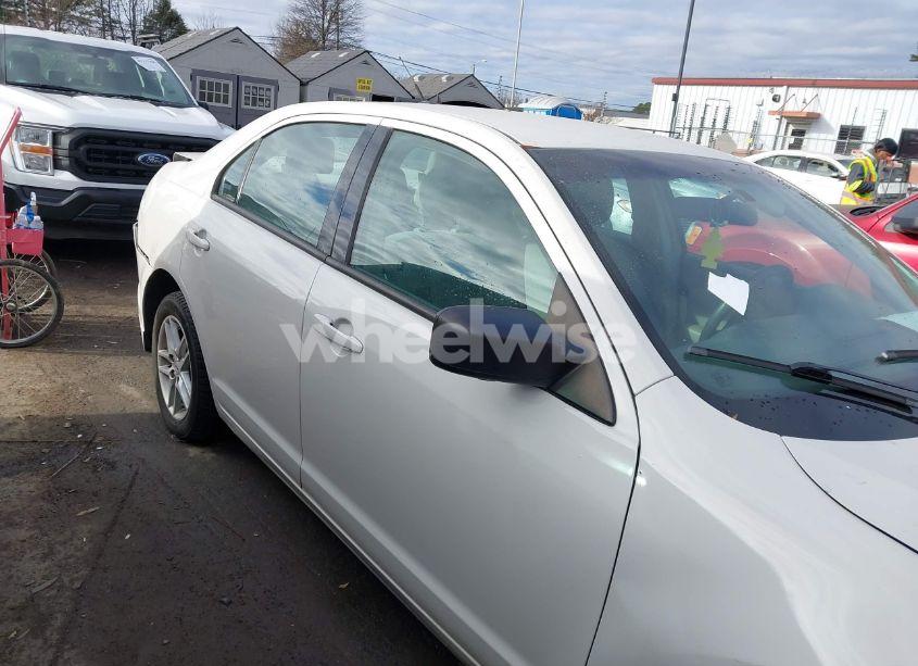 Photo 13 of 2012 Ford Fusion S (VIN 3FAHP0GA0CR297018)