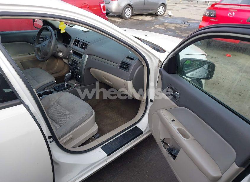 Photo 5 of 2012 Ford Fusion S (VIN 3FAHP0GA0CR297018)