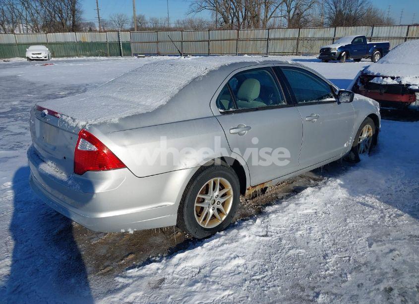 Photo 4 of 2010 Ford Fusion S (VIN 3FAHP0GA1AR198382)