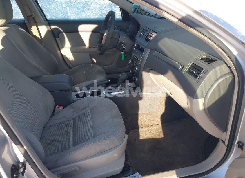 Photo 5 of 2010 Ford Fusion S (VIN 3FAHP0GA1AR198382)