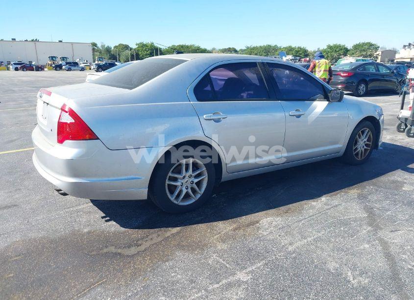 Photo 4 of 2011 Ford Fusion S (VIN 3FAHP0GA1BR316318)