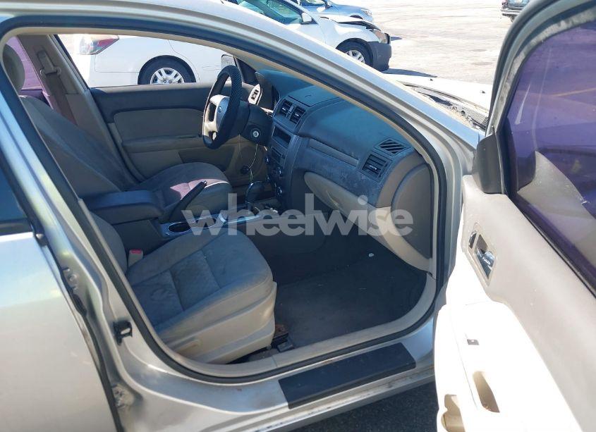 Photo 5 of 2011 Ford Fusion S (VIN 3FAHP0GA1BR316318)