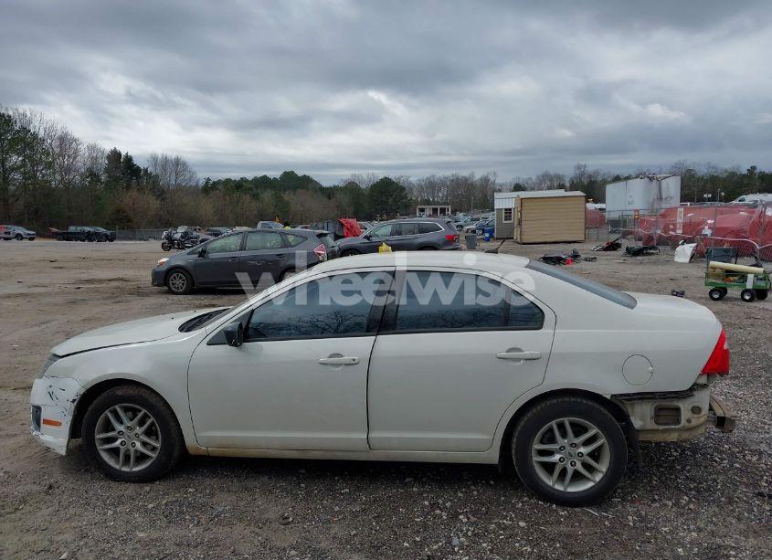 Photo 15 of 2011 Ford Fusion S (VIN 3FAHP0GA1BR337461)