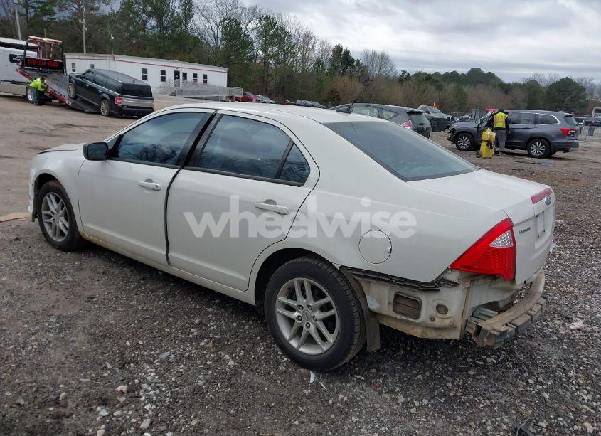 Photo 3 of 2011 Ford Fusion S (VIN 3FAHP0GA1BR337461)