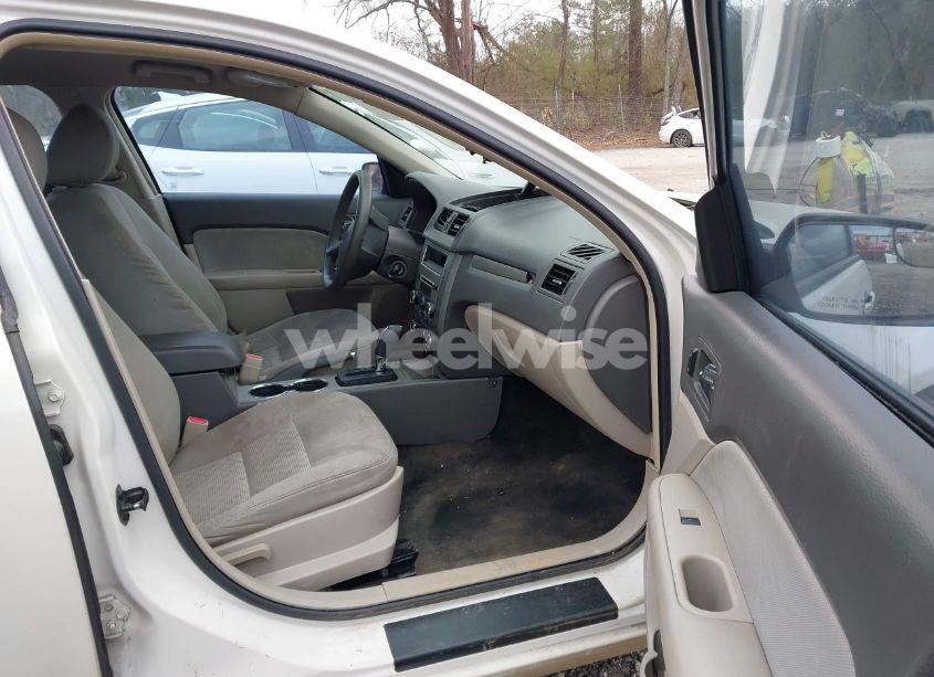 Photo 5 of 2011 Ford Fusion S (VIN 3FAHP0GA1BR337461)