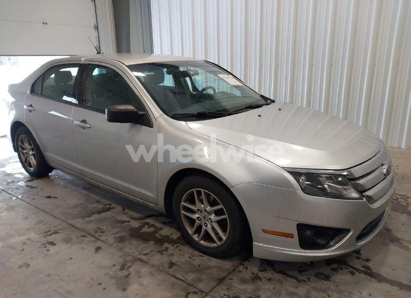 2012 Ford Fusion S (VIN 3FAHP0GA1CR206659) main photo