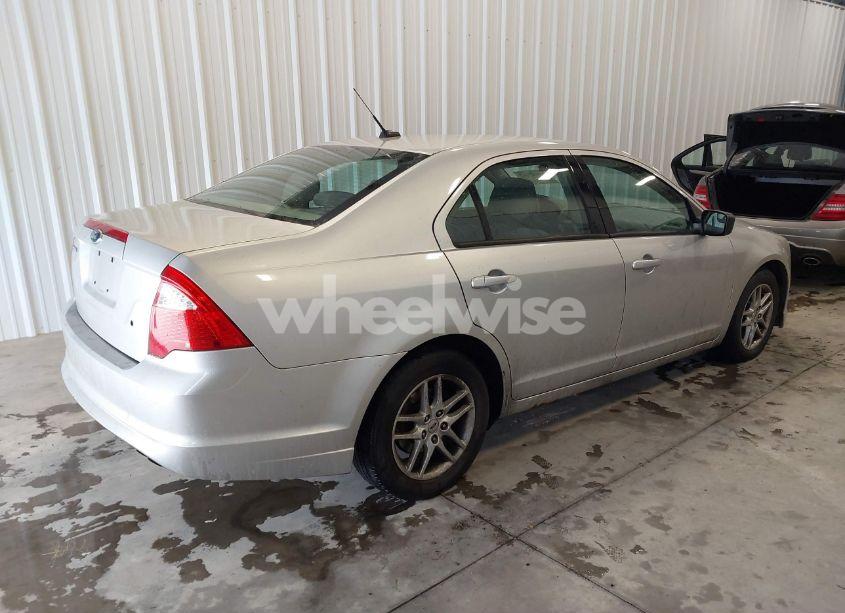 Photo 4 of 2012 Ford Fusion S (VIN 3FAHP0GA1CR206659)