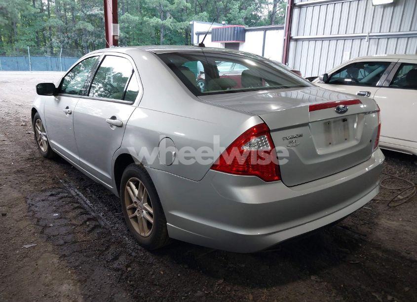 Photo 3 of 2012 Ford Fusion S (VIN 3FAHP0GA1CR347585)