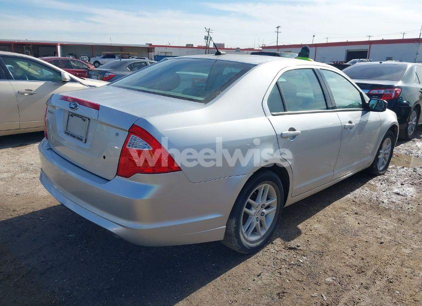 Photo 4 of 2011 Ford Fusion S (VIN 3FAHP0GA2BR210752)