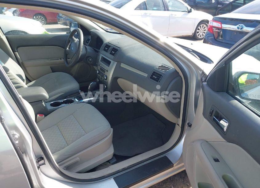 Photo 5 of 2011 Ford Fusion S (VIN 3FAHP0GA2BR210752)