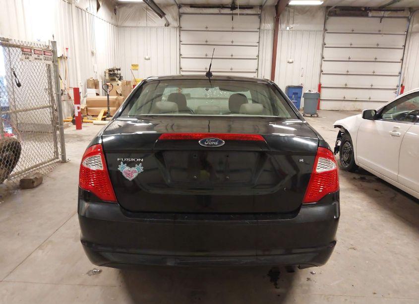 Photo 17 of 2010 Ford Fusion S (VIN 3FAHP0GA3AR286639)