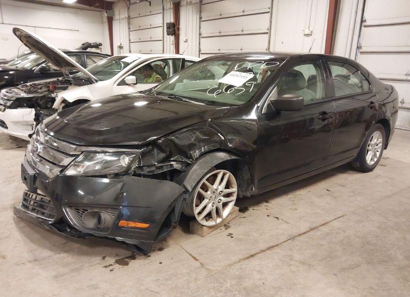 Photo 2 of 2010 Ford Fusion S (VIN 3FAHP0GA3AR286639)