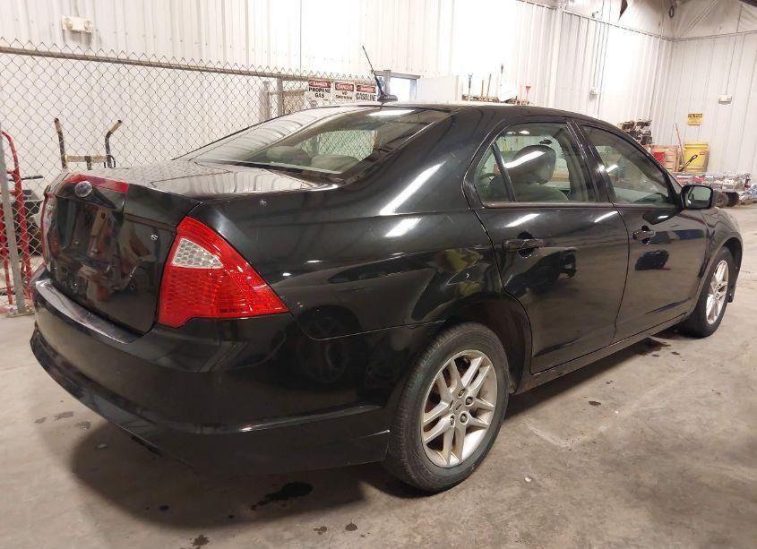 Photo 4 of 2010 Ford Fusion S (VIN 3FAHP0GA3AR286639)