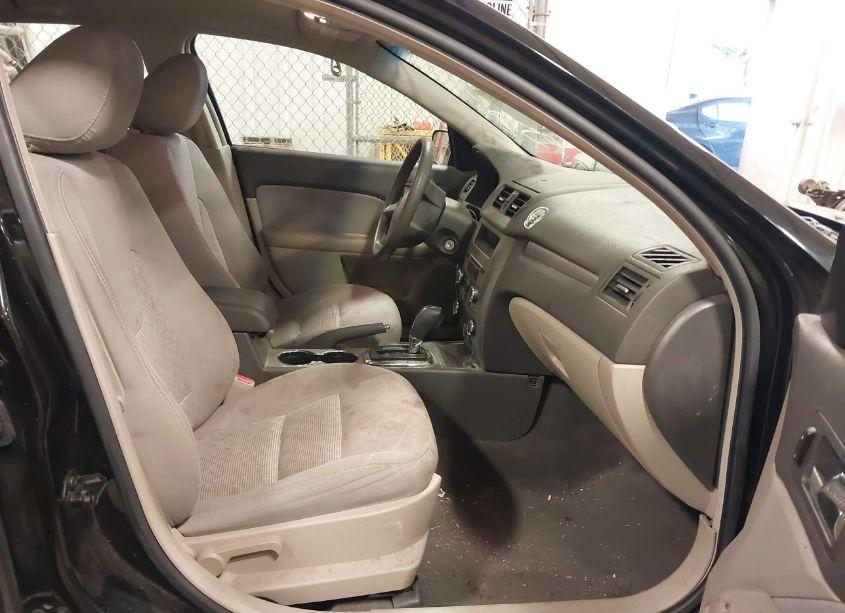 Photo 5 of 2010 Ford Fusion S (VIN 3FAHP0GA3AR286639)