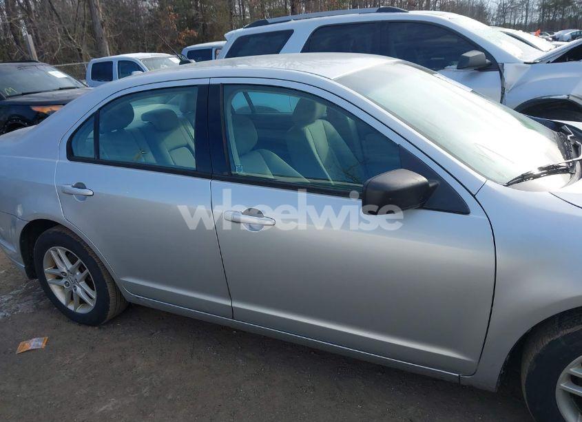 Photo 13 of 2011 Ford Fusion S (VIN 3FAHP0GA3BR188616)