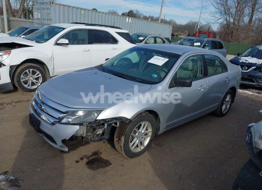 Photo 2 of 2011 Ford Fusion S (VIN 3FAHP0GA3BR188616)