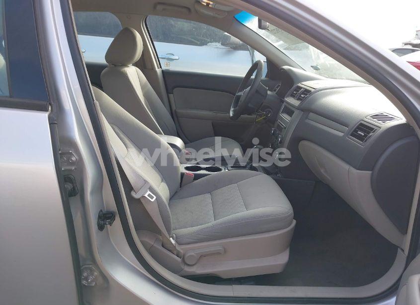 Photo 5 of 2011 Ford Fusion S (VIN 3FAHP0GA3BR188616)