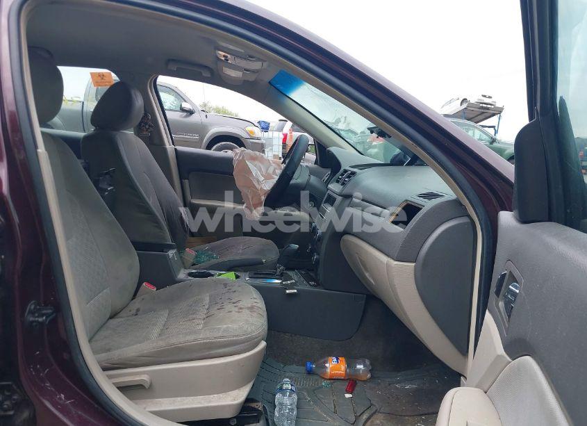 Photo 5 of 2011 Ford Fusion S (VIN 3FAHP0GA3BR232176)