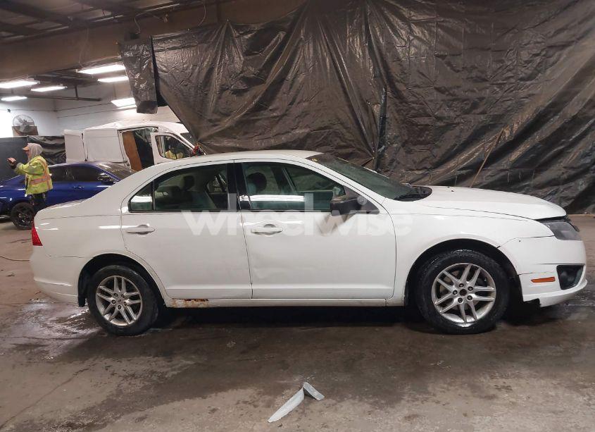 Photo 13 of 2011 Ford Fusion S (VIN 3FAHP0GA3BR259751)