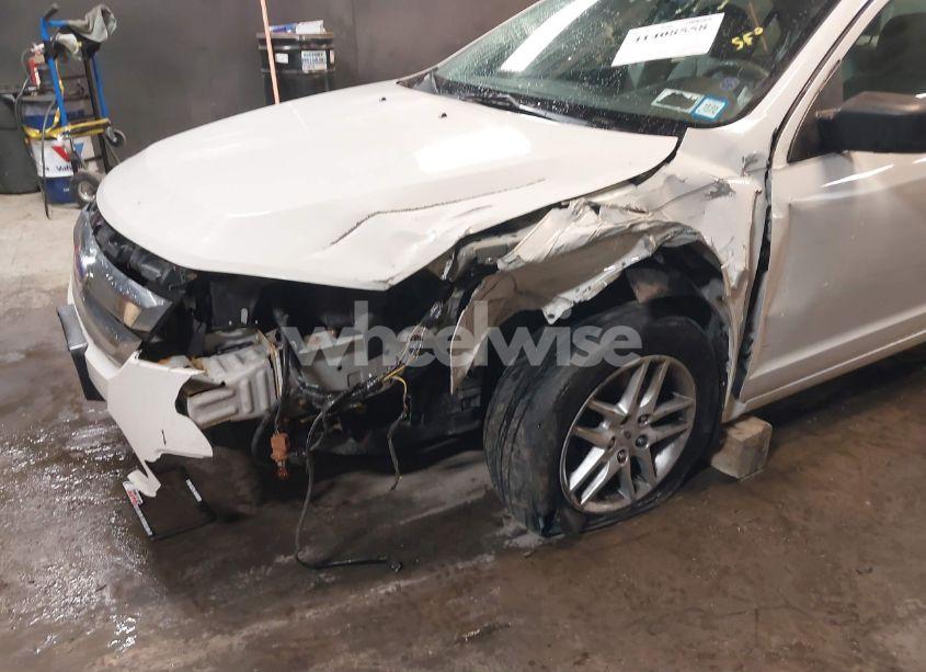 Photo 6 of 2011 Ford Fusion S (VIN 3FAHP0GA3BR259751)