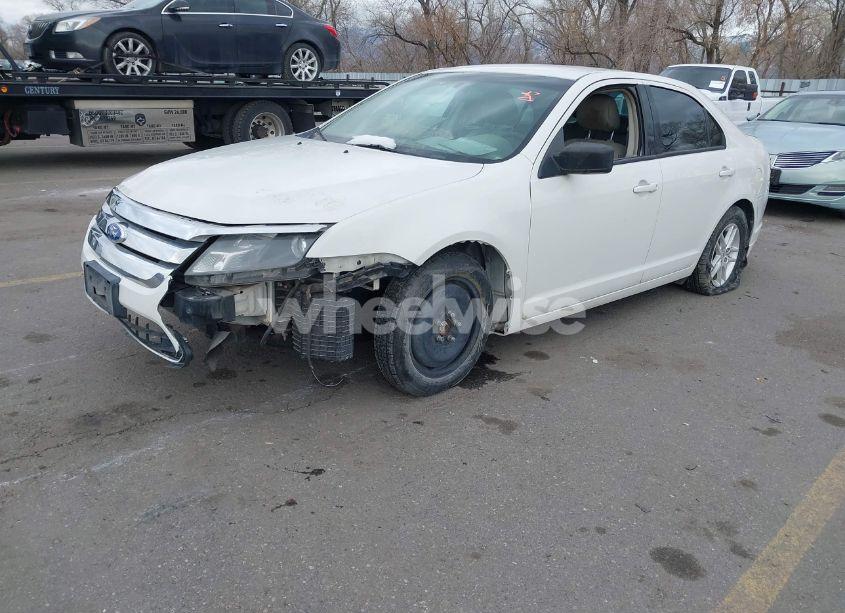Photo 2 of 2011 Ford Fusion S (VIN 3FAHP0GA3BR268644)