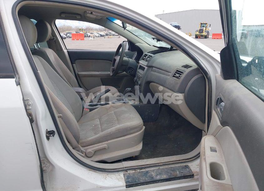 Photo 5 of 2011 Ford Fusion S (VIN 3FAHP0GA3BR268644)