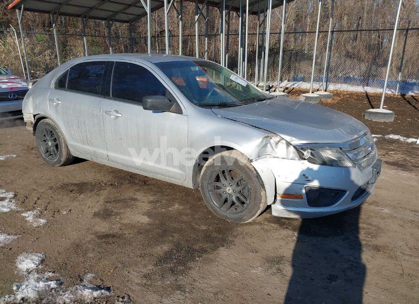 2012 Ford Fusion S (VIN 3FAHP0GA3CR126361) main photo