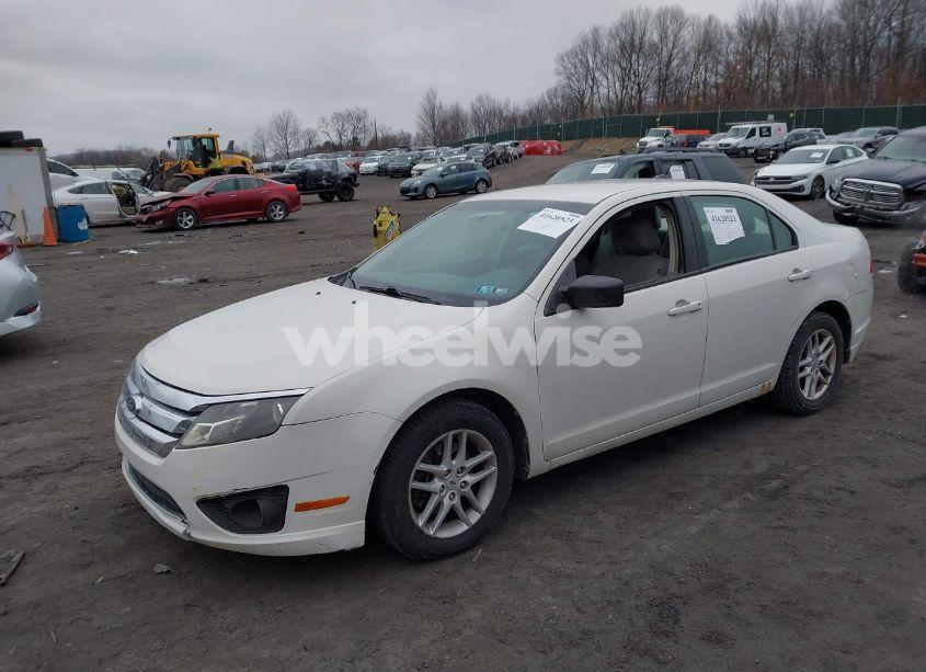 Photo 2 of 2012 Ford Fusion S (VIN 3FAHP0GA3CR209305)