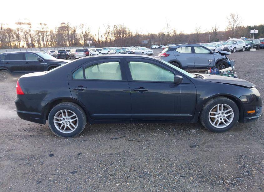 Photo 13 of 2010 Ford Fusion S (VIN 3FAHP0GA4AR152836)