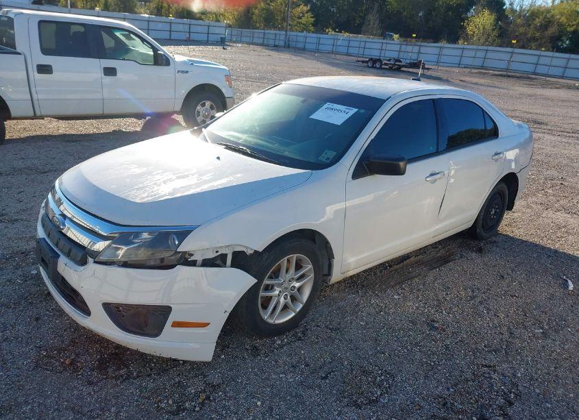 Photo 2 of 2010 Ford Fusion S (VIN 3FAHP0GA4AR238227)