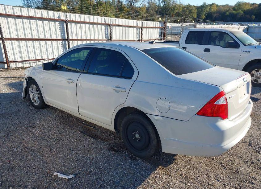 Photo 3 of 2010 Ford Fusion S (VIN 3FAHP0GA4AR238227)