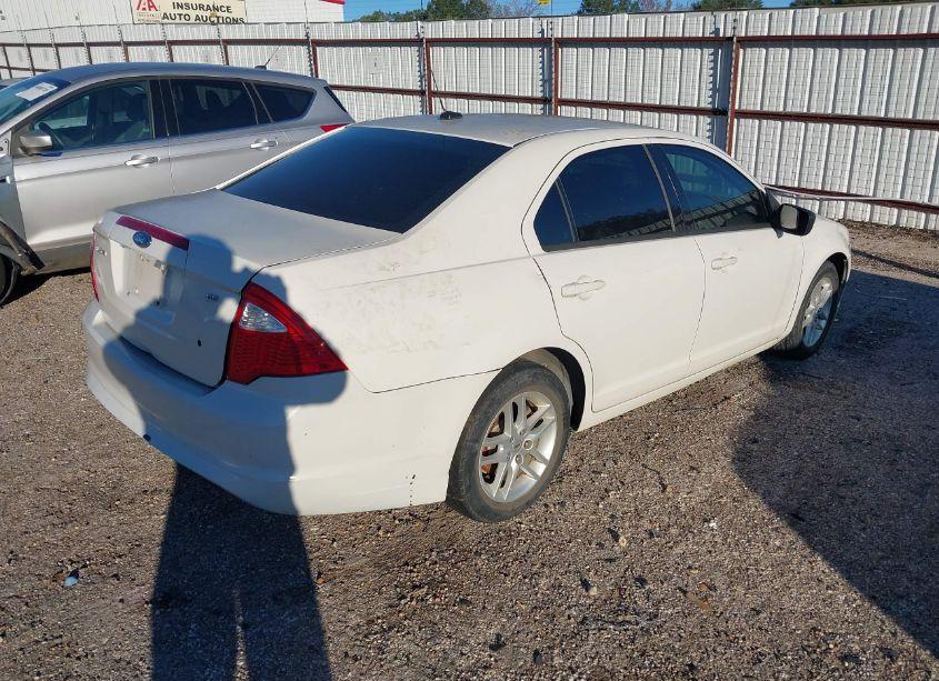 Photo 4 of 2010 Ford Fusion S (VIN 3FAHP0GA4AR238227)