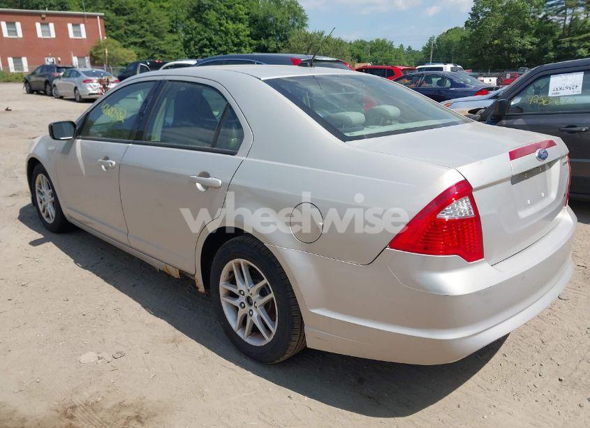 Photo 3 of 2010 Ford Fusion S (VIN 3FAHP0GA4AR370033)