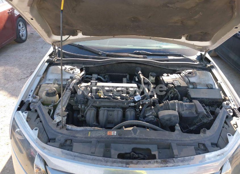 Photo 10 of 2011 Ford Fusion S (VIN 3FAHP0GA4BR121944)