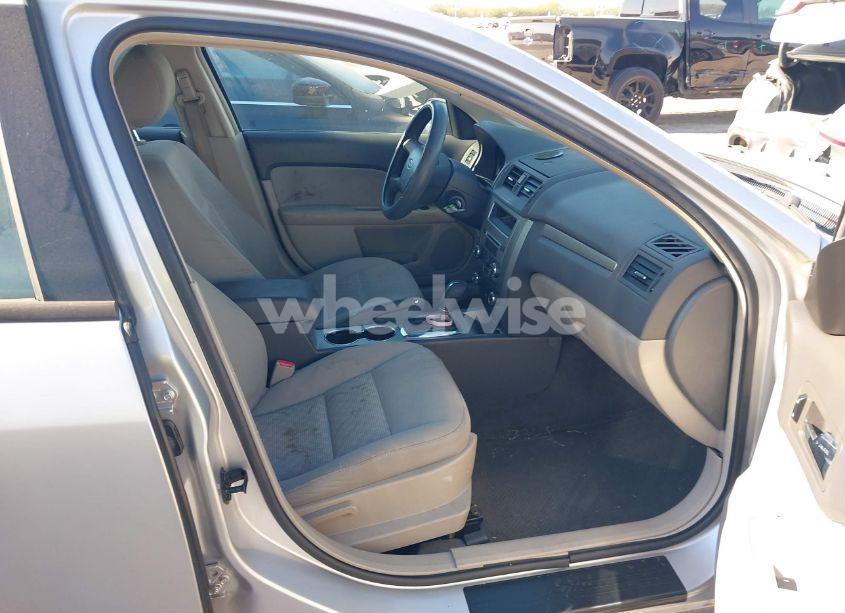 Photo 5 of 2011 Ford Fusion S (VIN 3FAHP0GA4BR121944)