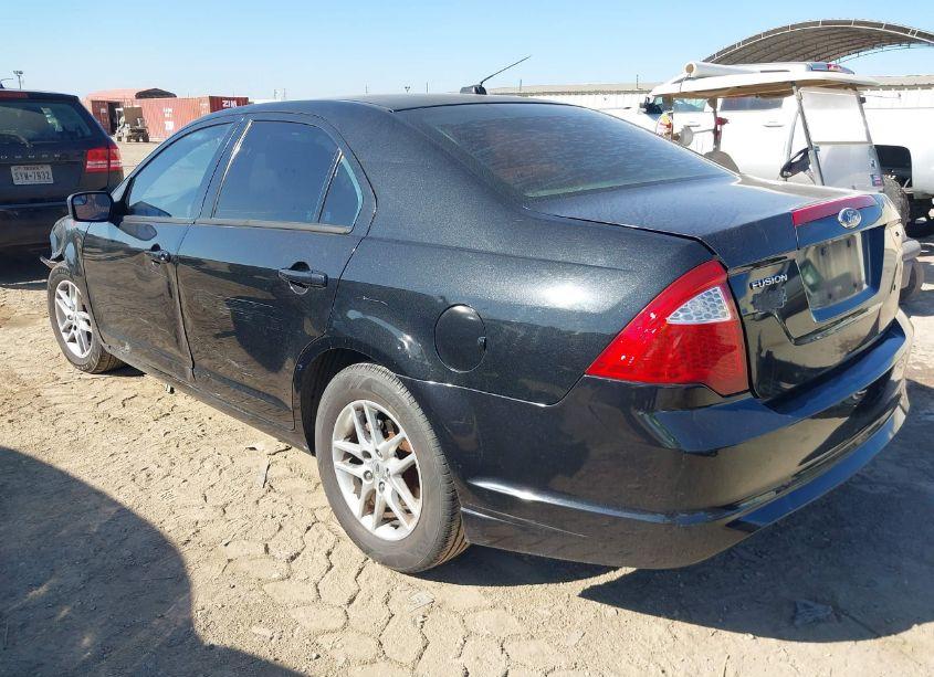 Photo 3 of 2011 Ford Fusion S (VIN 3FAHP0GA4BR210770)