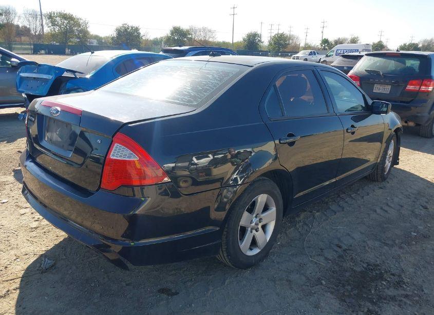 Photo 4 of 2011 Ford Fusion S (VIN 3FAHP0GA4BR210770)