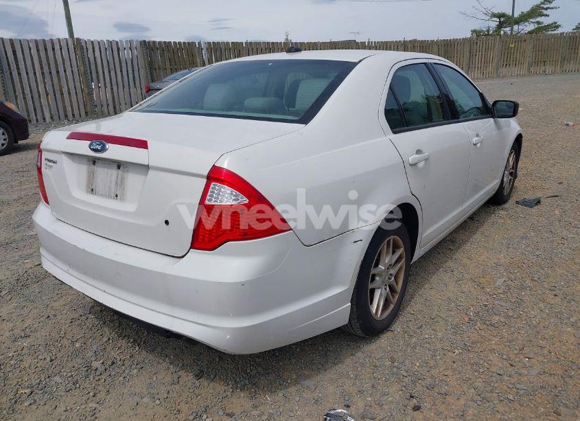 Photo 4 of 2011 Ford Fusion S (VIN 3FAHP0GA4BR268362)
