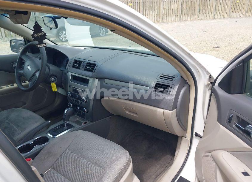 Photo 5 of 2011 Ford Fusion S (VIN 3FAHP0GA4BR268362)