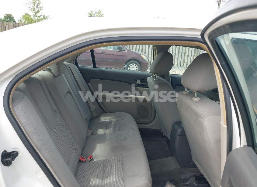 Photo 8 of 2011 Ford Fusion S (VIN 3FAHP0GA4BR268362)