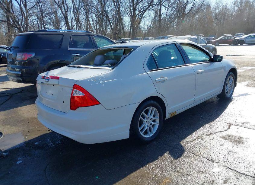 Photo 4 of 2011 Ford Fusion S (VIN 3FAHP0GA4BR279720)