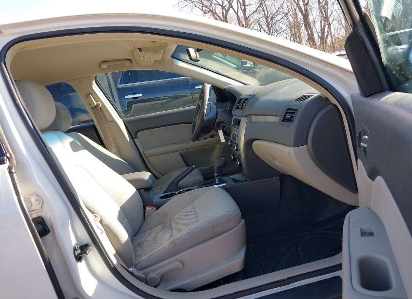 Photo 5 of 2011 Ford Fusion S (VIN 3FAHP0GA4BR279720)