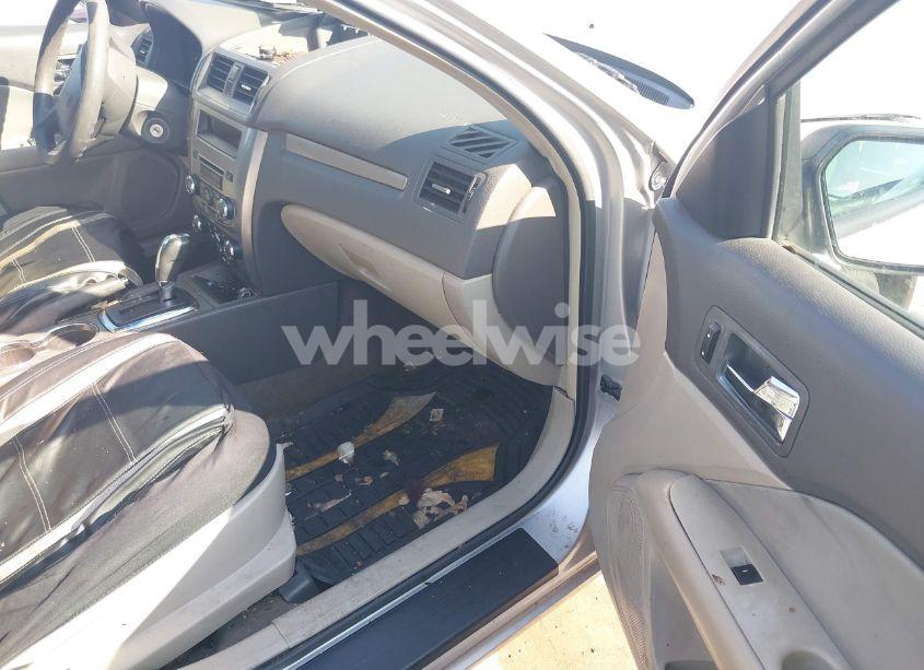 Photo 5 of 2012 Ford Fusion S (VIN 3FAHP0GA4CR137109)