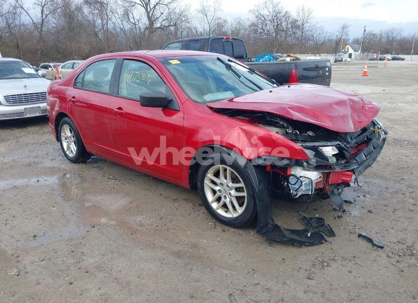 2012 Ford Fusion S (VIN 3FAHP0GA4CR200189) main photo