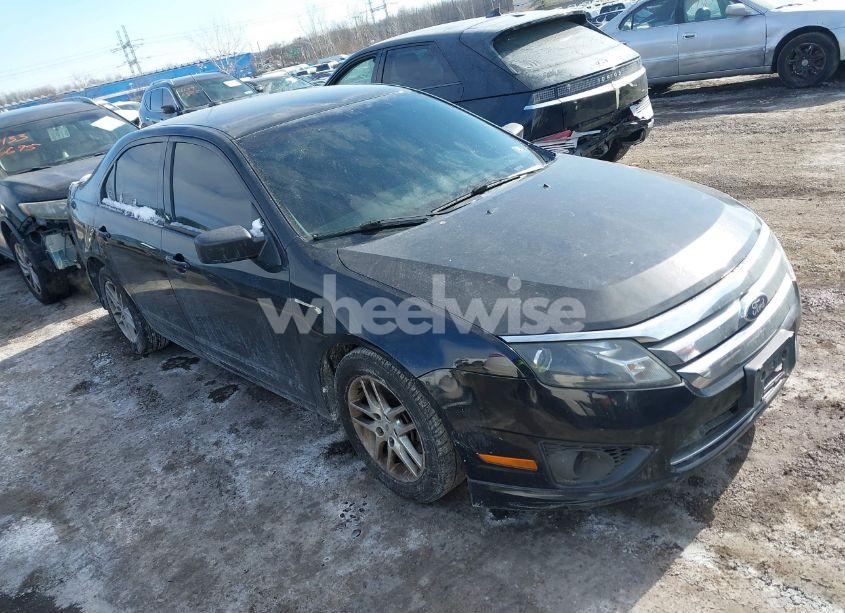 2012 Ford Fusion S (VIN 3FAHP0GA4CR419167) main photo