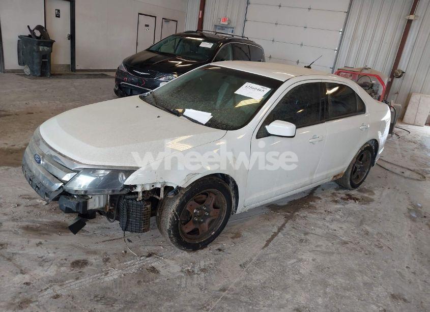 Photo 2 of 2012 Ford Fusion S (VIN 3FAHP0GA5CR123610)