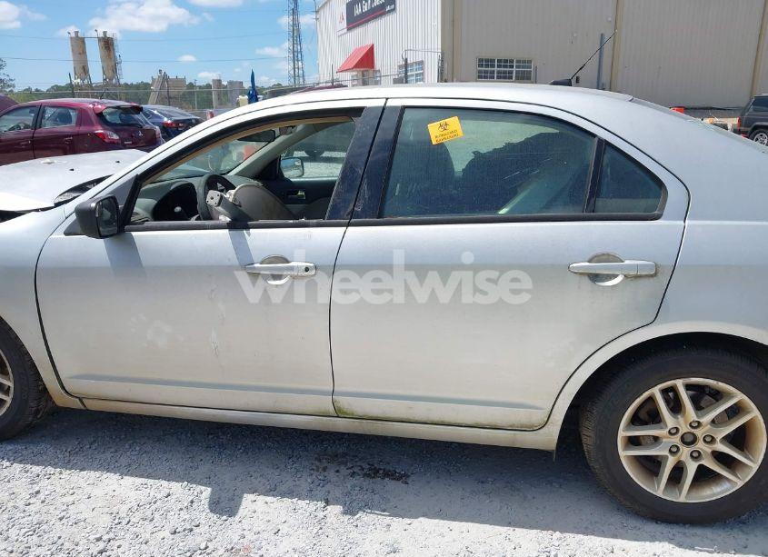 Photo 13 of 2012 Ford Fusion S (VIN 3FAHP0GA5CR127804)