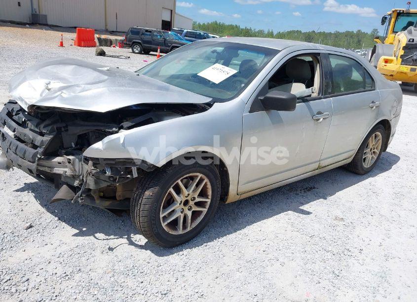 Photo 2 of 2012 Ford Fusion S (VIN 3FAHP0GA5CR127804)