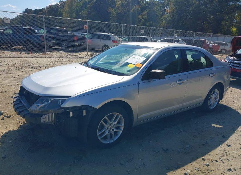 Photo 2 of 2012 Ford Fusion S (VIN 3FAHP0GA5CR128483)