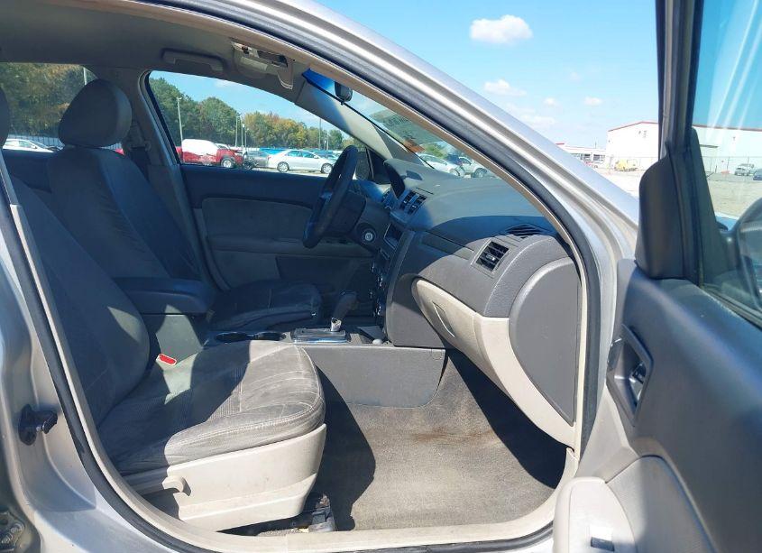 Photo 5 of 2012 Ford Fusion S (VIN 3FAHP0GA5CR128483)